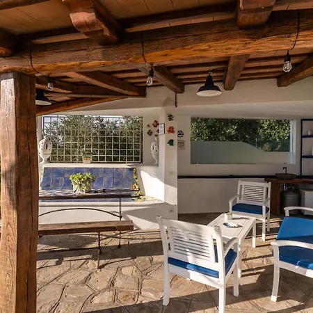 فيلة Marika - Private Heated Pool ماسّا لوبْرينسِ