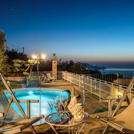 فيلة Marika - Private Heated Pool ماسّا لوبْرينسِ