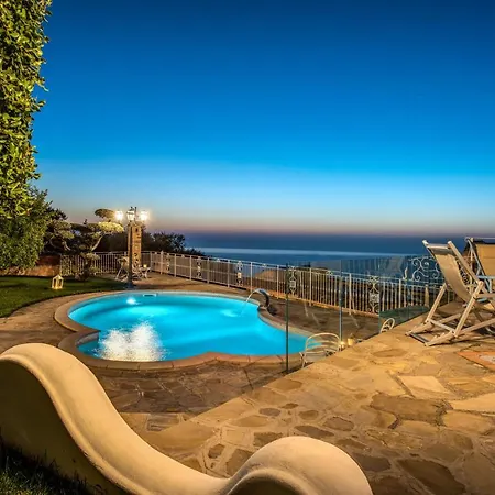 Marika - Private Heated Pool *